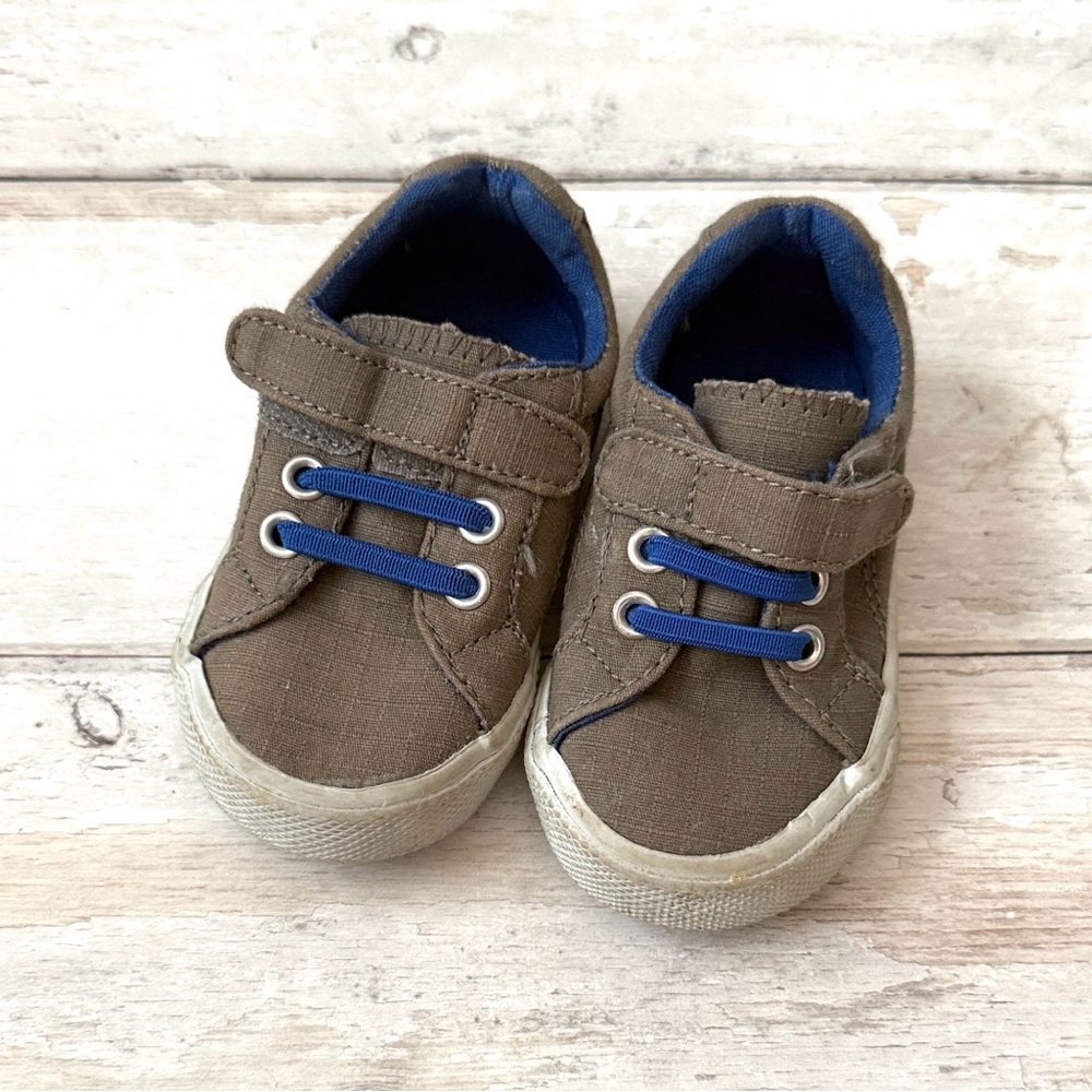 Oshkosh Size 4 Baby Toddler Boys Gray Blue Sneakers Tennis Shoes Easy On Off